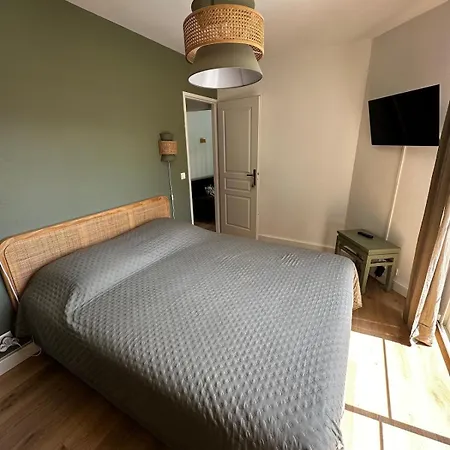 Villa 820 - Renovated, Pool, & Golf Within Walking Distance *
