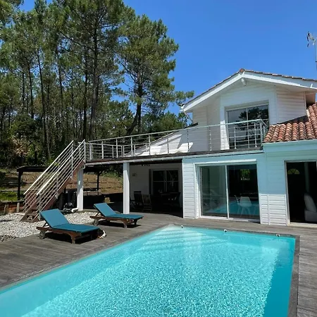 Villa 820 - Renovated, Pool, & Golf Within Walking Distance