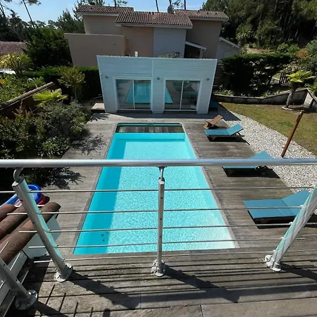 820 - Renovated, Pool, & Golf Within Walking Distance Villa *