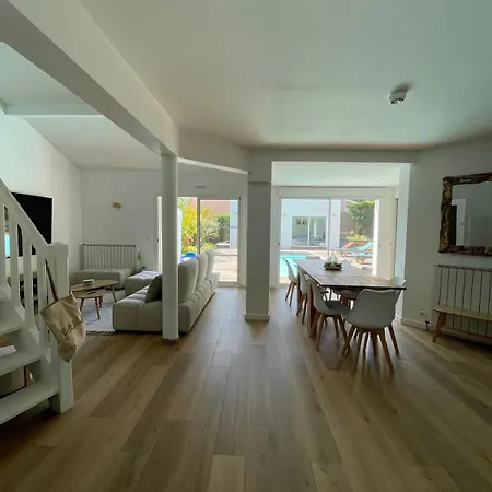 Villa 820 - Renovated, Pool, & Golf Within Walking Distance *